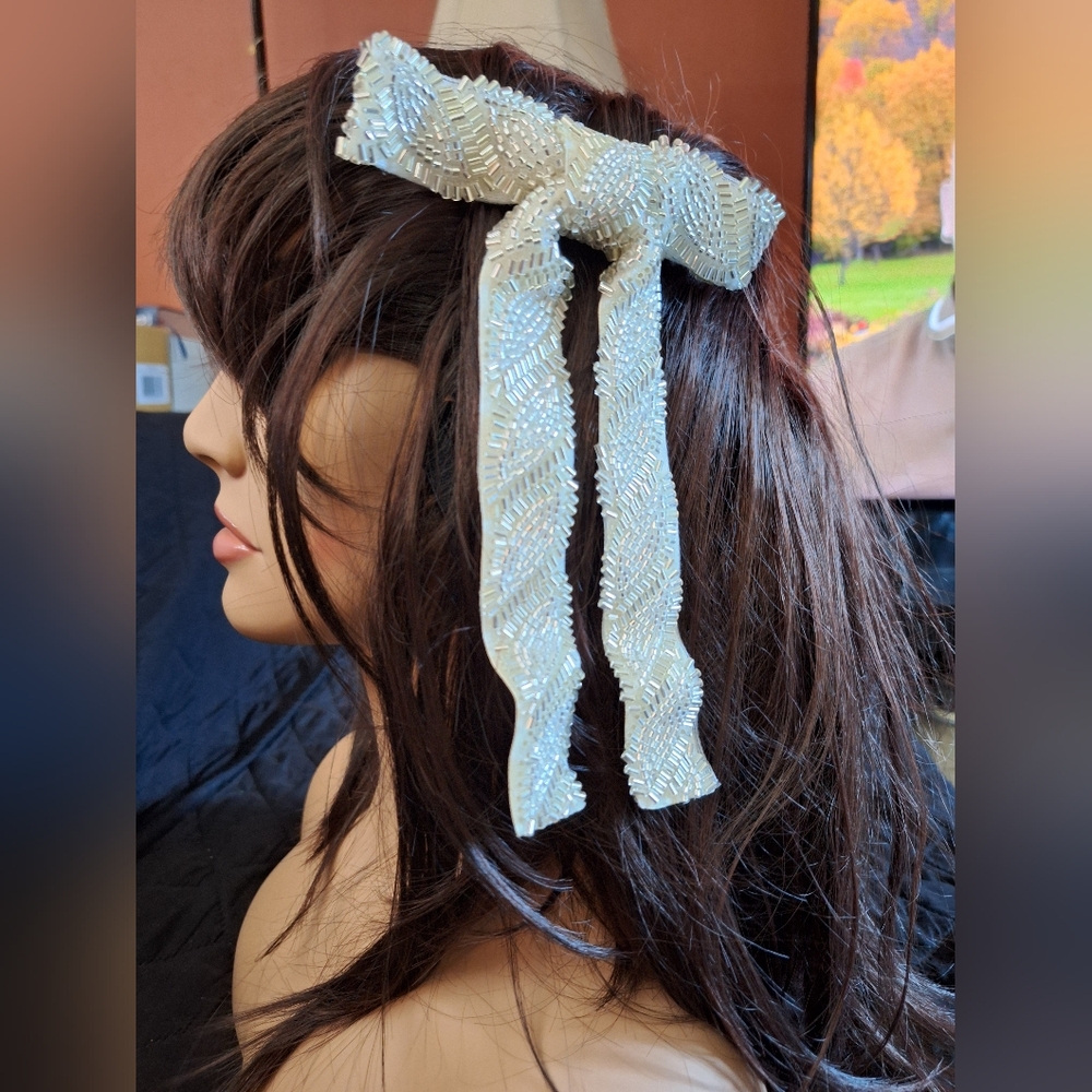 a new day White Beaded Hair Bow